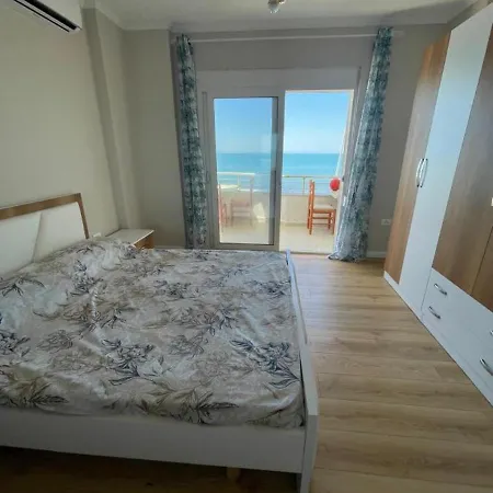 Divino Beachfront Lejlighed